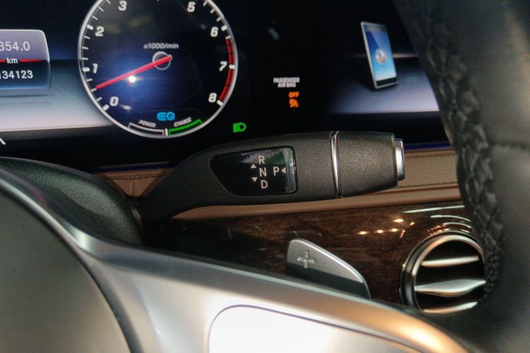 奔驰S级 2020款 S 350 L 商务型 臻藏版中控内饰18