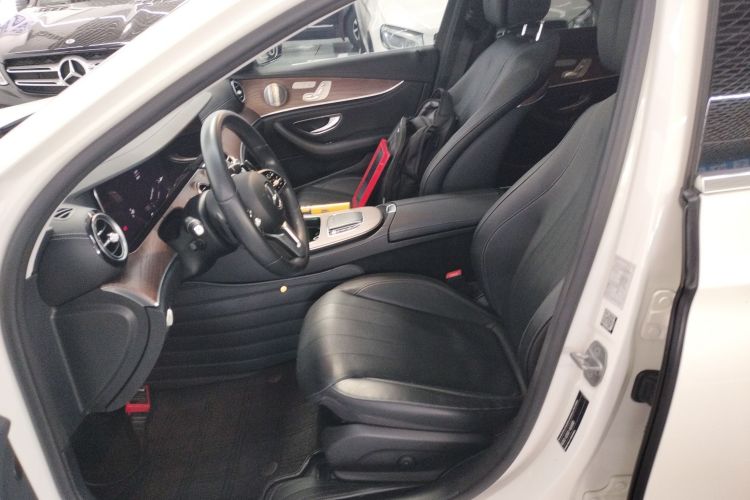 奔驰E级 2020款 E 300 L 豪华型局部细节19