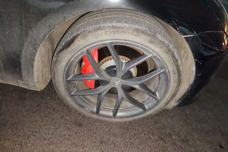 特斯拉 Model 3 2021款 Performance高性能全轮驱动版车身外观10