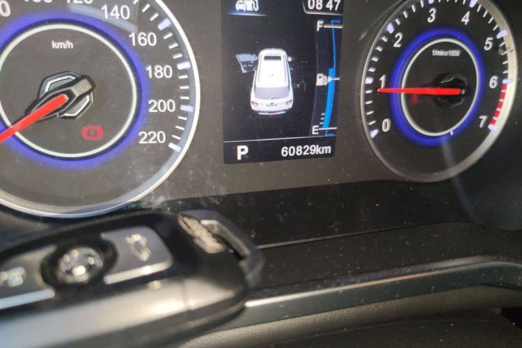 中华V3 2015款 1.5L 自动智能型中控内饰15