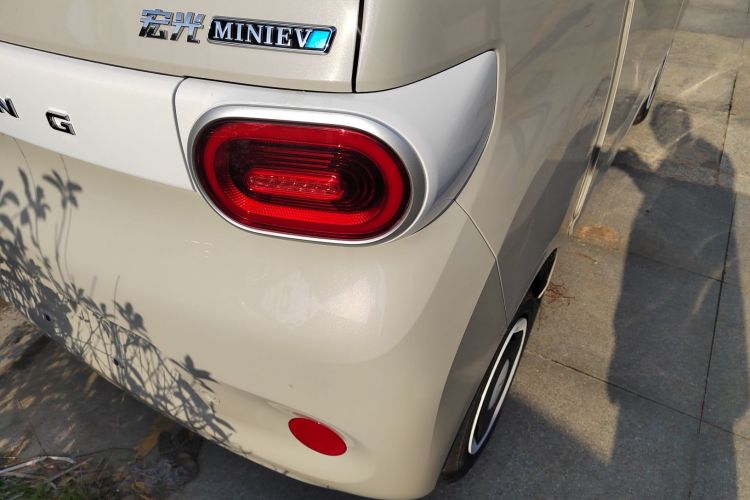 五菱汽车 宏光MINIEV 2024款 第三代 215km 青春版车身外观9