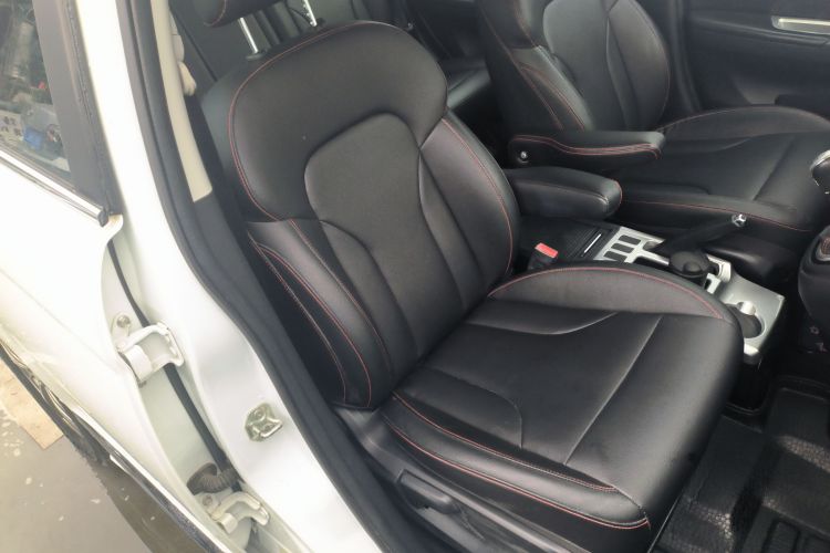 哈弗H6 2015款 升级版 1.5T 手动两驱精英型局部细节41