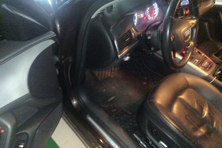 奥迪A6L 2018款 30周年年型 TFSI 进取型中控内饰20