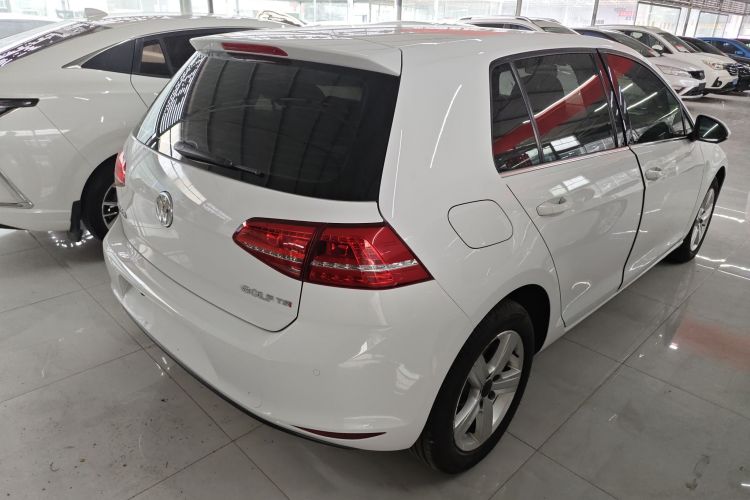 大众 高尔夫 2016款 230TSI 自动舒适型车身外观7