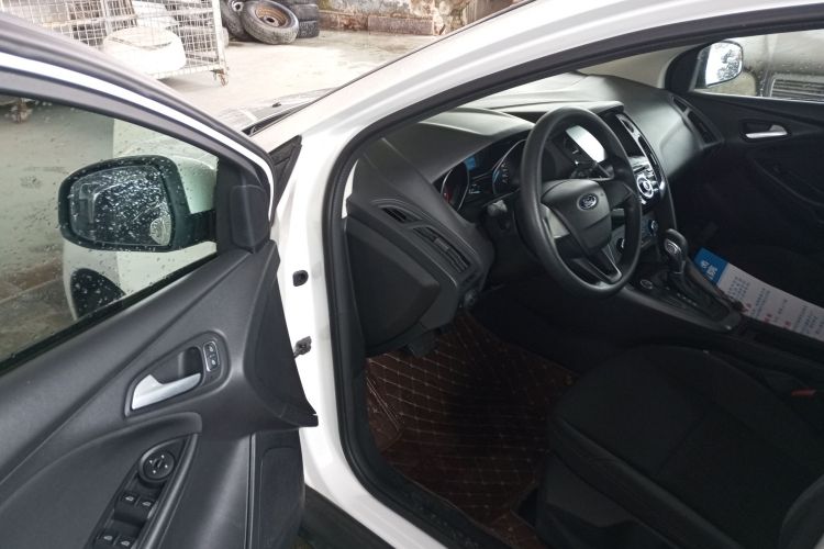 福特 福克斯 2017款 两厢 1.6L 自动舒适型智行版中控内饰20