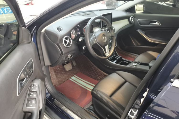 奔驰GLA 2016款 GLA 200 时尚型中控内饰20