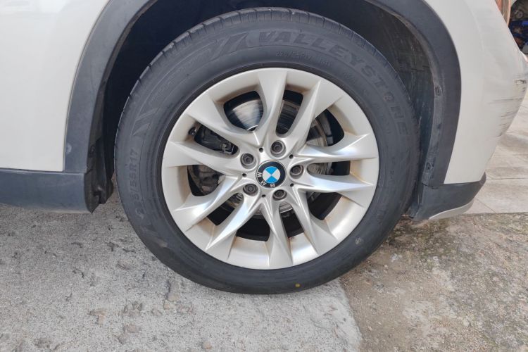 宝马X1 2015款 sDrive18i 时尚晋级版车身外观10