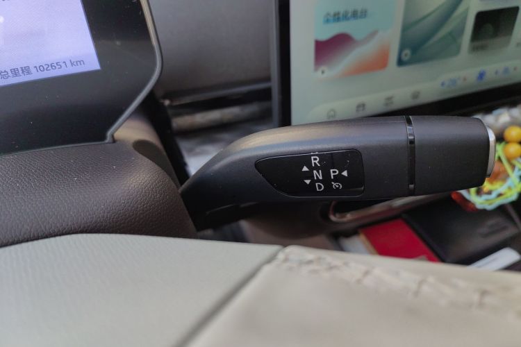 江淮钇为 钇为3 2023款 405km Pro中控内饰18