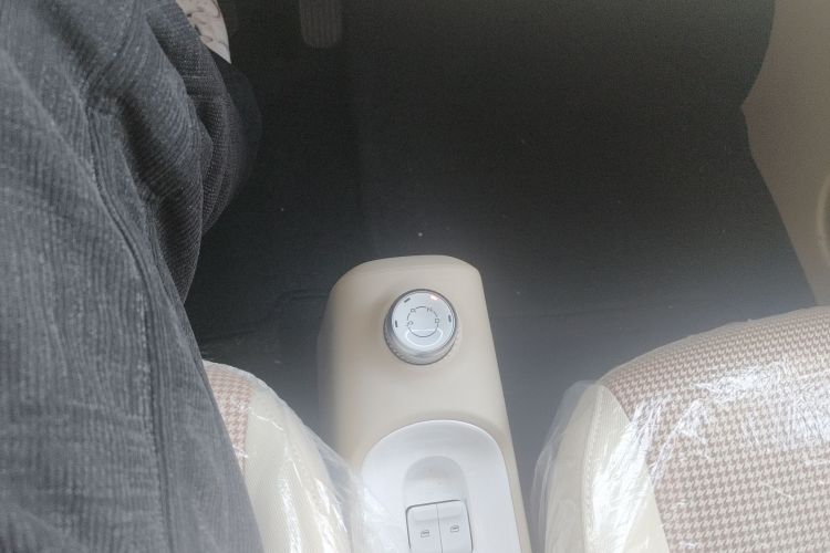 五菱汽车 宏光MINIEV 2024款 第三代 215km 青春版局部细节18