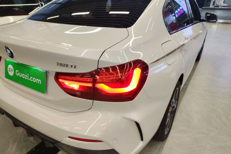 宝马1系 2023款 120i M运动曜熠版车身外观6006