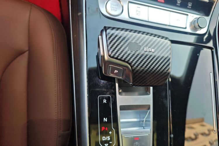 奥迪Q7 2020款 55 TFSI quattro 黑武士专享版中控内饰18