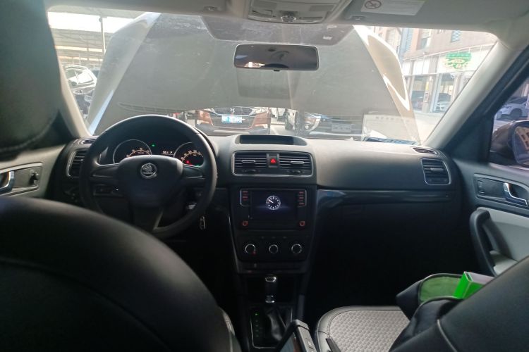 斯柯达 Yeti 2017款 TSI280 DSG前行版中控内饰7002