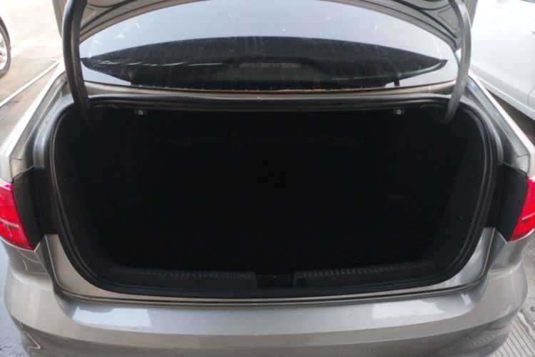 大众 速腾 2018款 1.6L 自动舒适型机舱底盘23