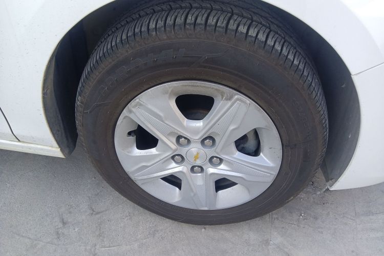 雪佛兰 科沃兹 2019款 320 自动欣享天窗版车身外观10