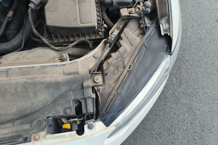 福特 蒙迪欧 2013款 2.0L GTDi200豪华型局部细节9007