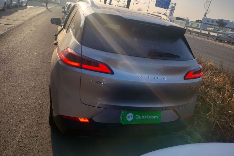 埃安 AION V 2024款 Plus 70 星耀版 磷酸铁锂车身外观6