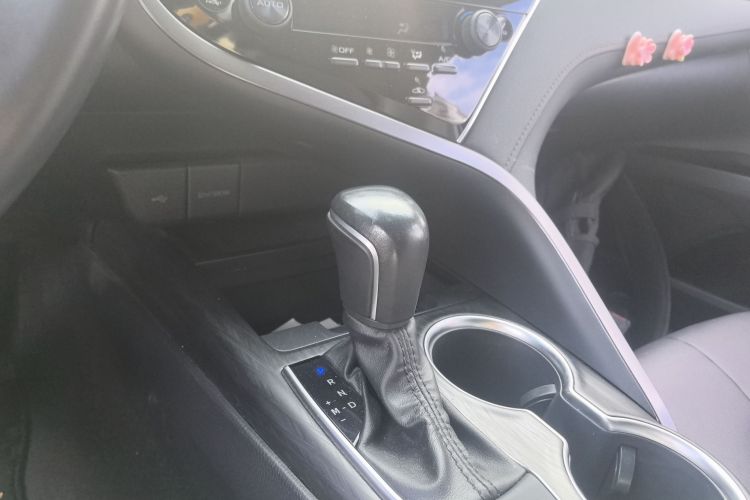 丰田 凯美瑞 2021款 2.0G 豪华版中控内饰18