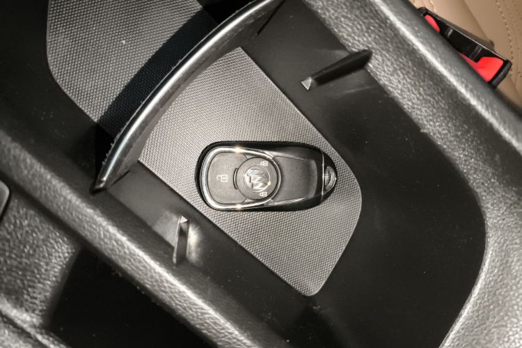 别克GL6 2021款 323T 轻混动互联豪华型中控内饰7001