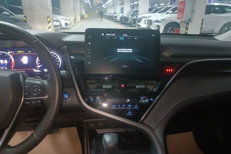 丰田 凯美瑞 2021款 2.5S 锋尚版中控内饰16