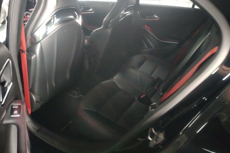 奔驰A级AMG(进口) 2017款 改款 AMG A 45 4MATIC中控内饰7004