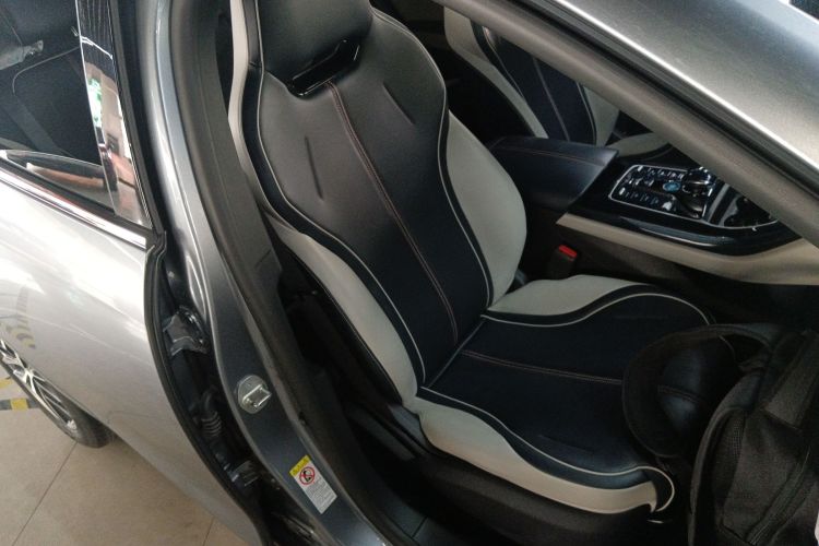 比亚迪 秦PLUS 2021款 DM-i 55KM 旗舰型局部细节41