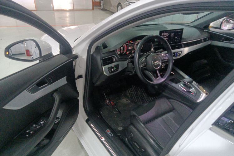 奥迪A4L 2023款 40 TFSI 时尚动感型中控内饰20