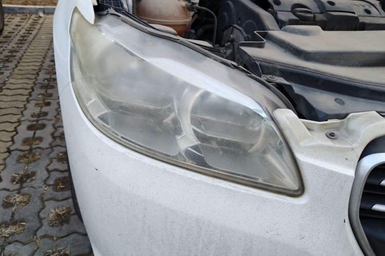 标致301 2014款 1.6L 自动舒适版车身外观8