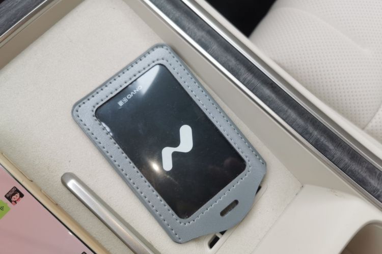 乐道L90 2025款 Ultra 六座版中控内饰7001