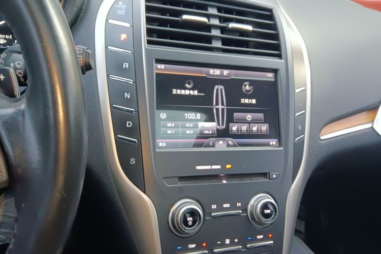 林肯MKC 2016款 2.0T 四驱尊雅版中控内饰16