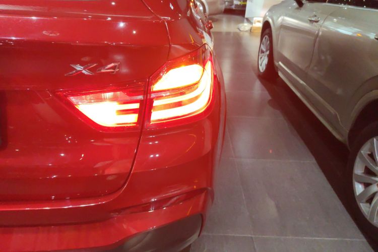 宝马X4 2016款 xDrive20i M运动型车身外观6006