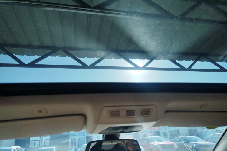 宝马5系 2013款 525Li 豪华型中控内饰22