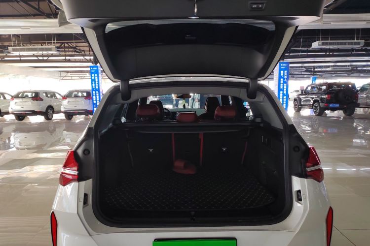 宝马X3 2025款 xDrive25L 豪华套装机舱底盘23