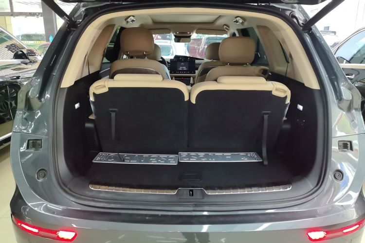 鸿蒙智行 问界M7 2022款 1.5T 四驱豪华版机舱底盘23