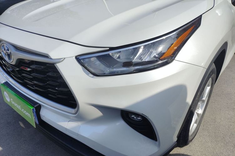 丰田 汉兰达 2023款 2.5L智能电混双擎两驱精英版 5座局部细节36