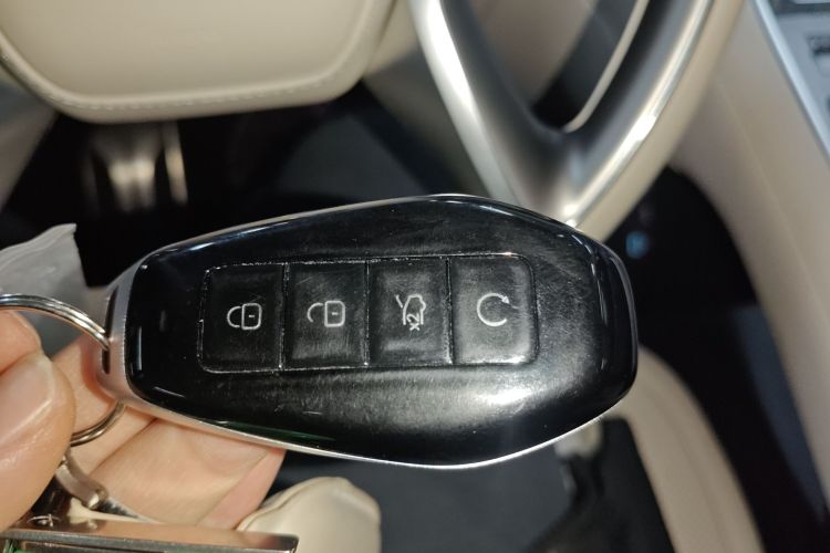 腾势N9 2025款 旗舰型中控内饰11