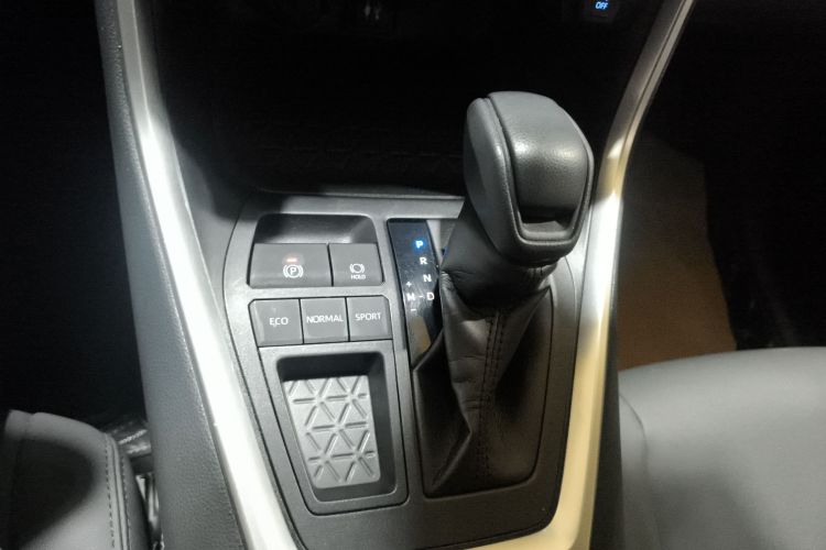 丰田 RAV4荣放 2020款 2.0L CVT两驱风尚版局部细节18