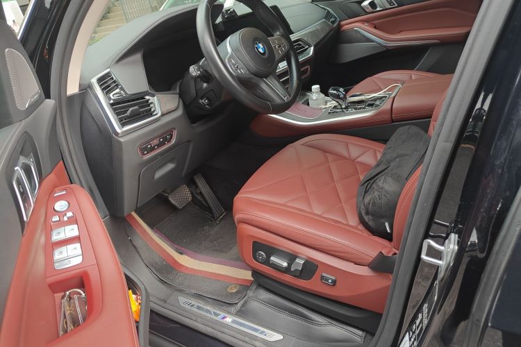 宝马X5 2022款 改款 xDrive 30Li 尊享型M运动套装中控内饰20