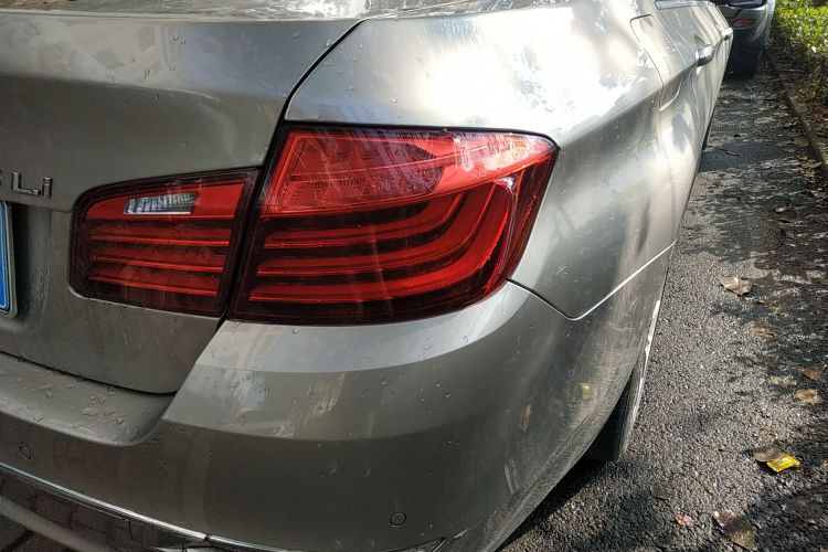 宝马5系 2014款 525Li 豪华设计套装车身外观9