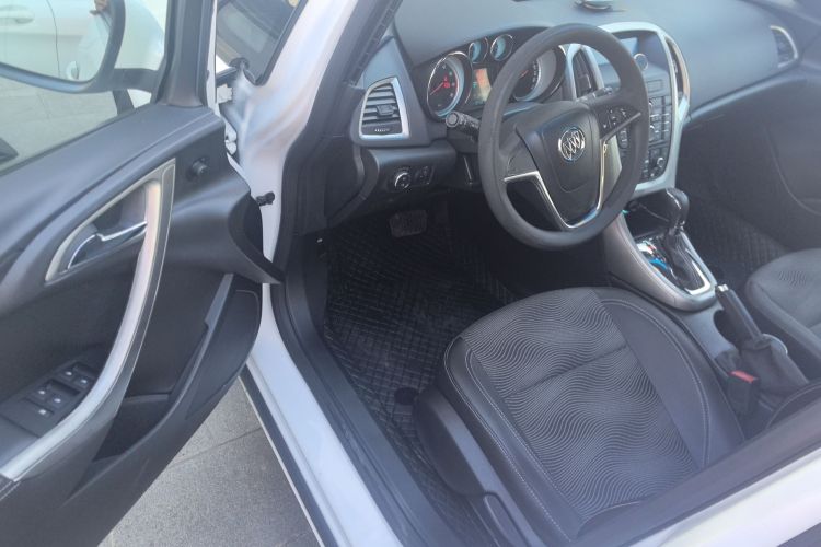 别克 英朗 2014款 XT 1.6L 自动时尚版中控内饰7003