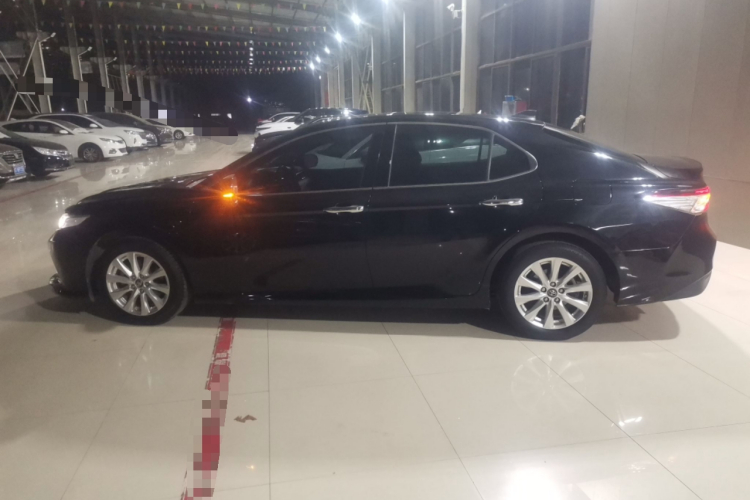 丰田 凯美瑞 2019款 改款 2.0G 豪华版车身外观4