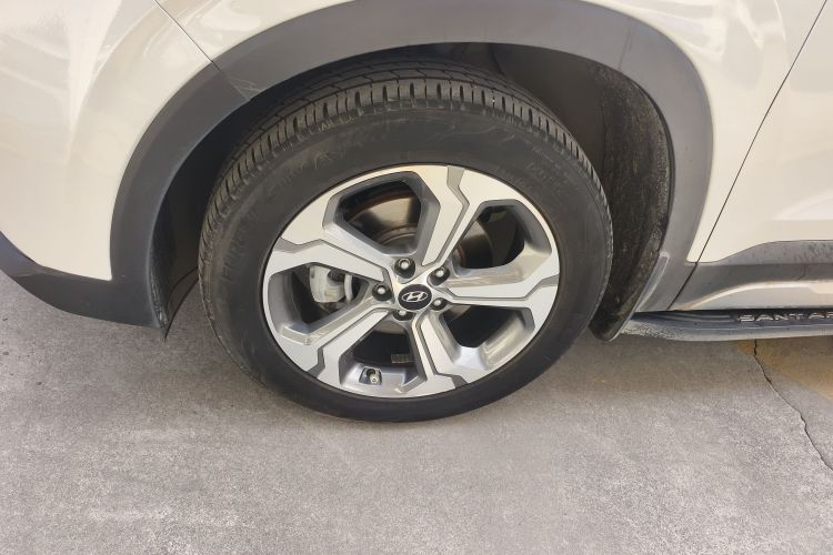 现代 胜达 2019款 380 TGDi DLX 自动两驱智尊版 国V车身外观6007