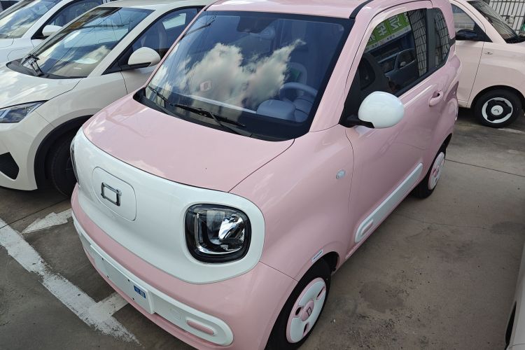 奔腾小马 2025款 222km 灵动马车身外观1