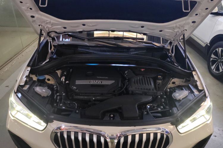 宝马X1 2021款 改款 sDrive25Li 领先型机舱底盘24