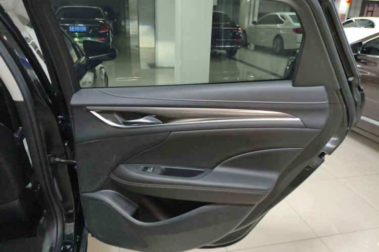 别克 君越 2018款 20T 精英型中控内饰45