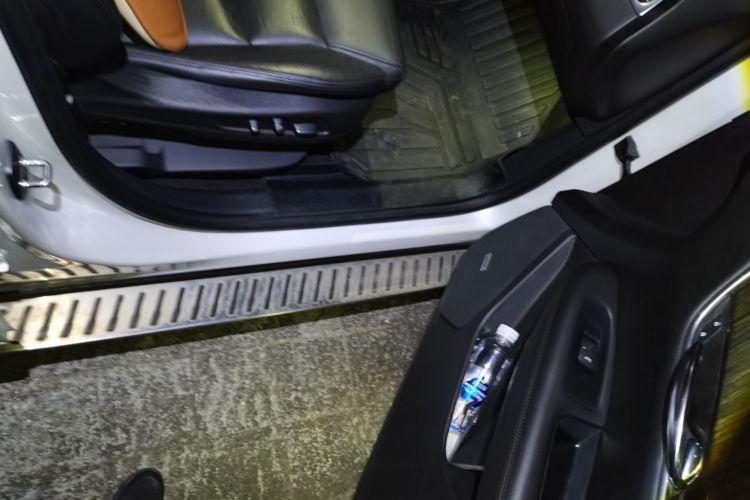 凯迪拉克XT5 2017款 周年庆版 28T 四驱豪华型局部细节9005