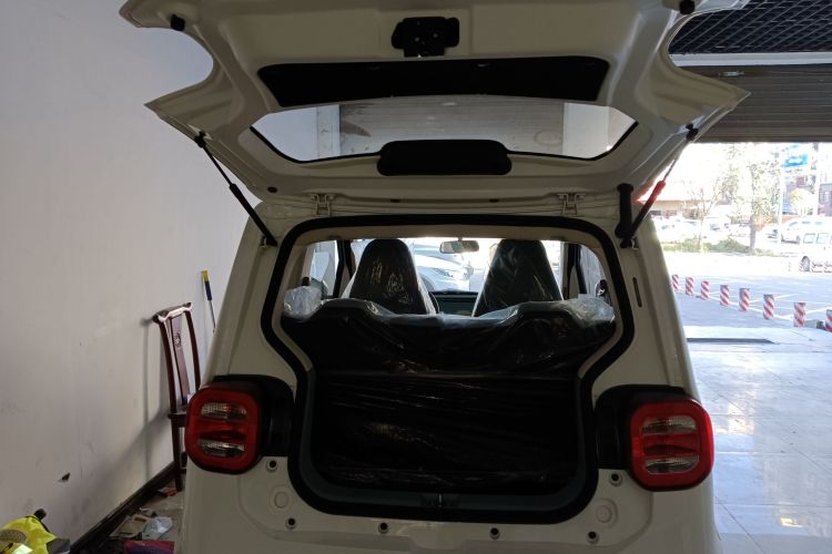 凌宝汽车 凌宝uni 2025款 微甜版 11.52kWh机舱底盘23