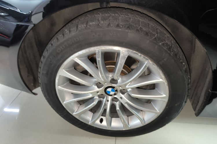 宝马5系 2014款 525Li 豪华设计套装车身外观6003