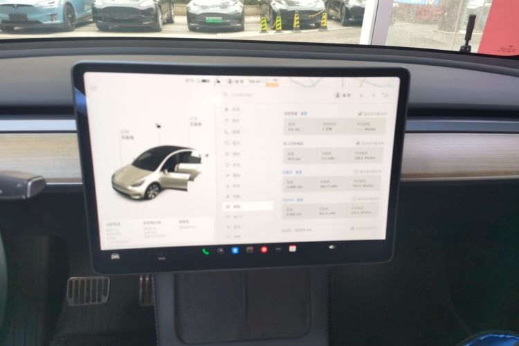 特斯拉 Model Y 2021款 标准续航后驱版中控内饰16
