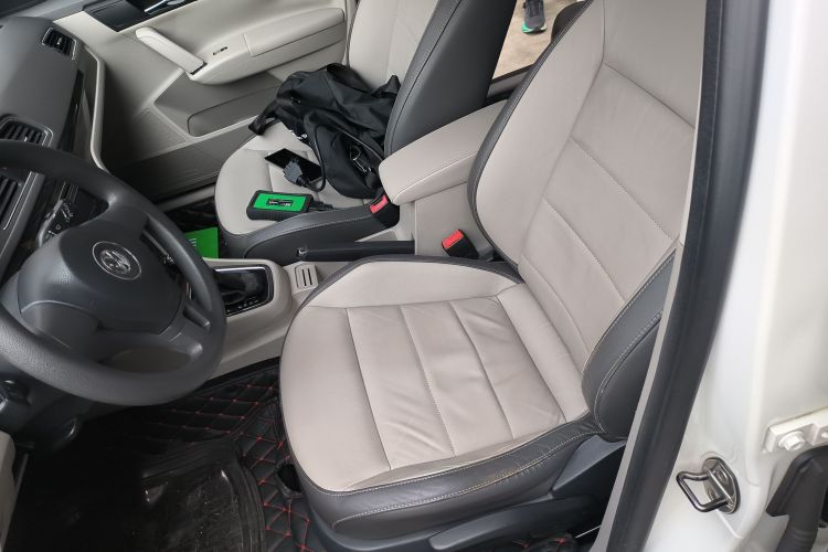 大众 朗行 2013款 1.4TSI 自动舒适型局部细节19