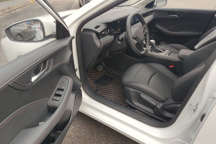 荣威i5 2023款 1.5L CVT豪华版中控内饰20